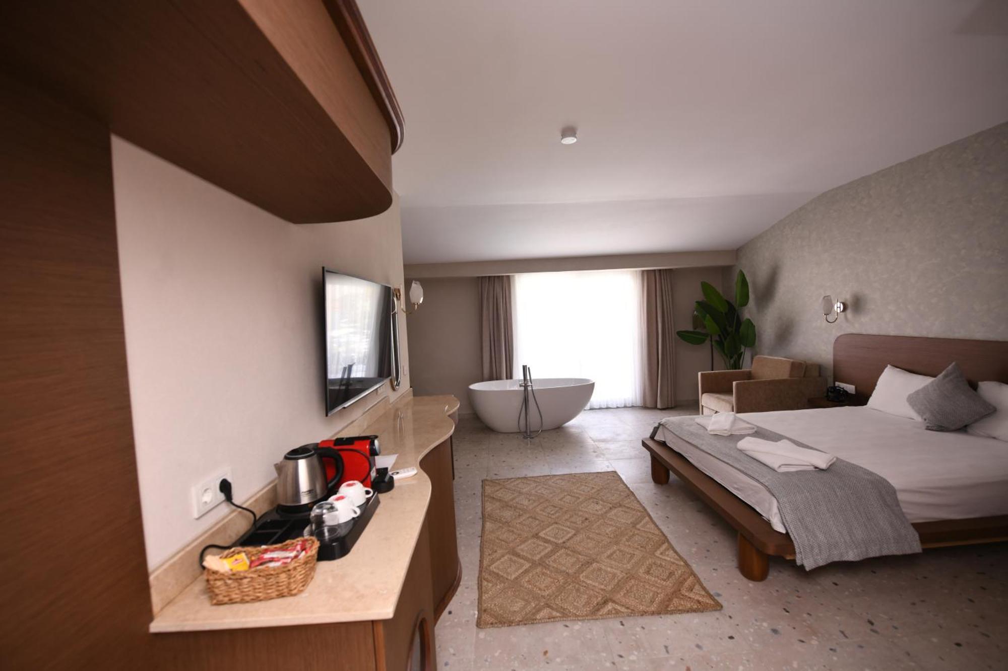 Montebello Deluxe Hotel Öludeniz Exteriör bild