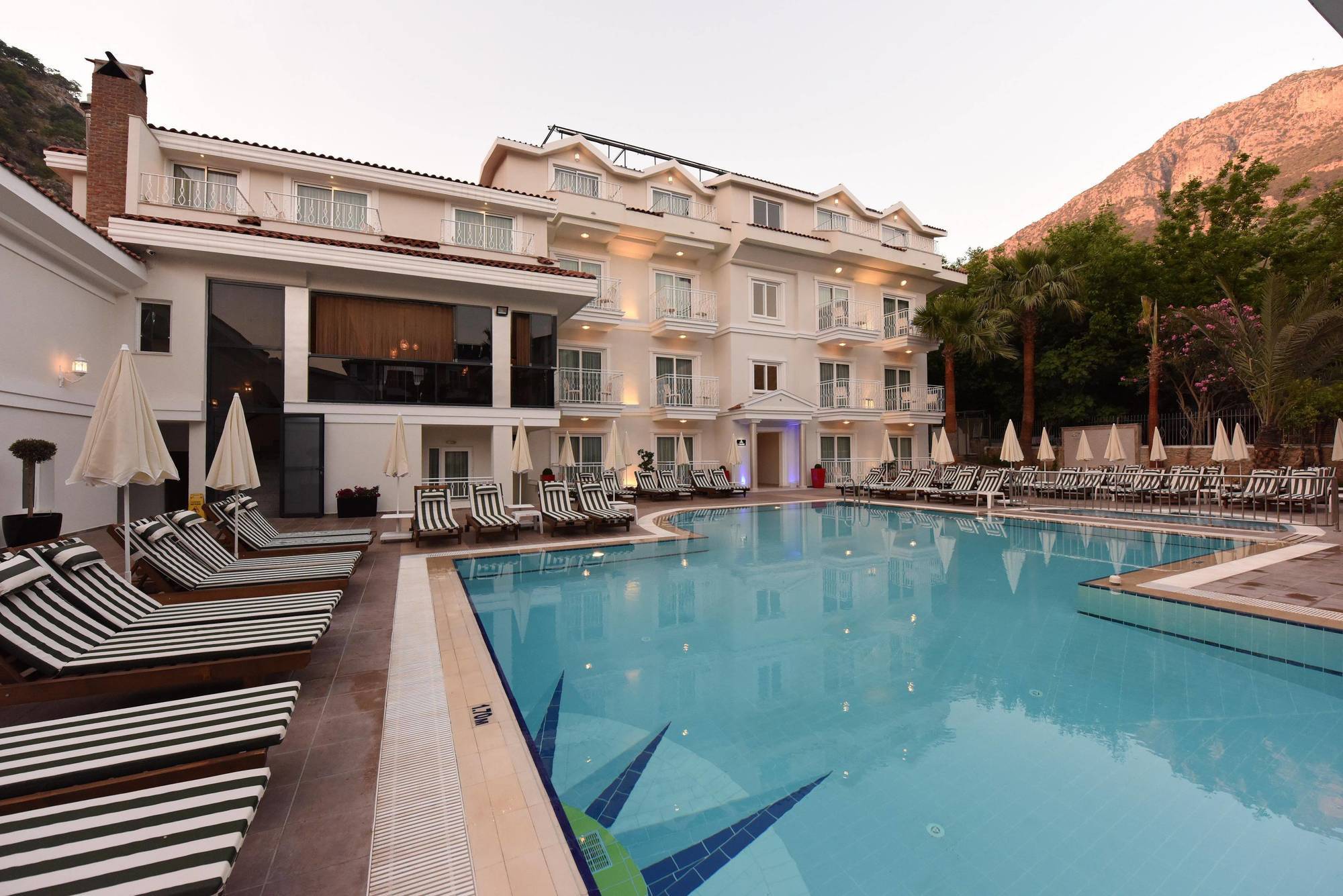 Montebello Deluxe Hotel Öludeniz Exteriör bild